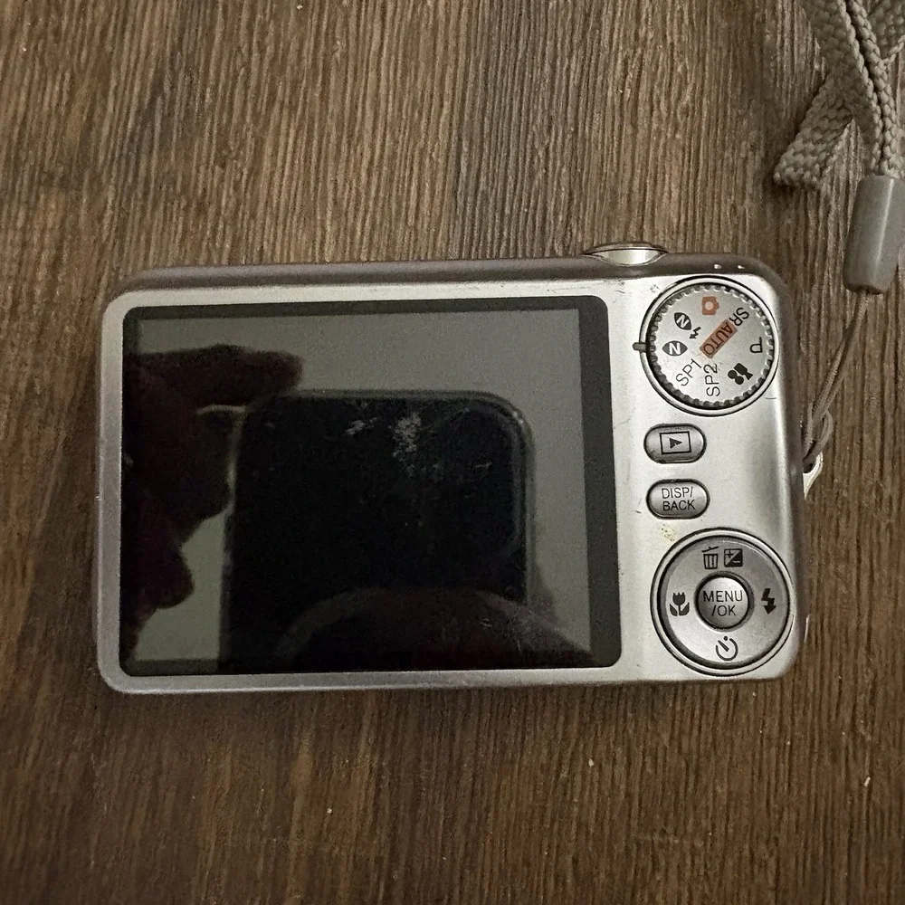 Fujifilm FinePix JX250 Digital Camera 14MP  5X Wide Untested